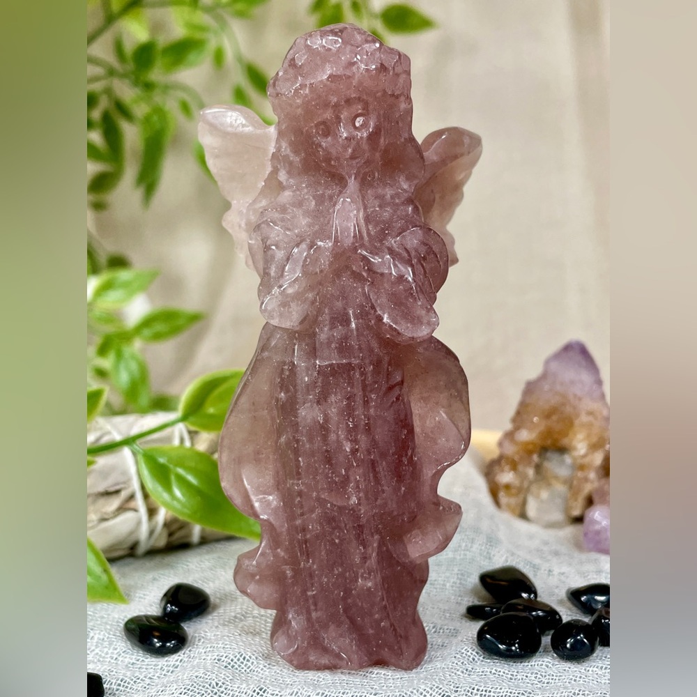 2663 Strawberry Quartz Crystal Angel Carving